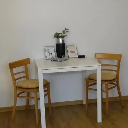 Ruhige, Modern Eingerichtete 2 Zimmer Wohnung Im Untergeschoss Eines Zweifamilienhauses Hildrizhausen Eksteriør billede
