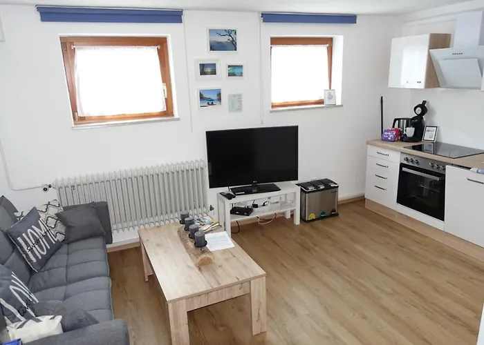 Ruhige, Modern Eingerichtete 2 Zimmer Wohnung Im Untergeschoss Eines Zweifamilienhauses
