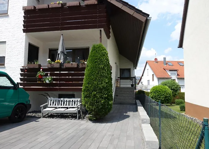 Ruhige, Modern Eingerichtete 2 Zimmer Wohnung Im Untergeschoss Eines Zweifamilienhauses
