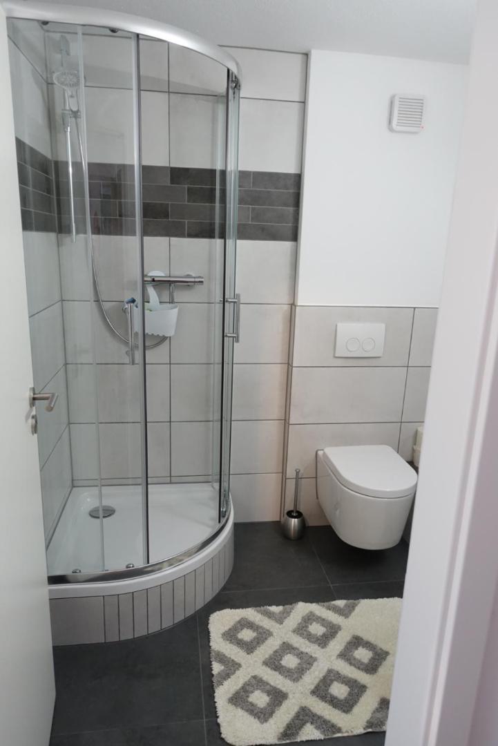 Ruhige, Modern Eingerichtete 2 Im Untergeschoss Eines Zweifamilienhauses Apartment